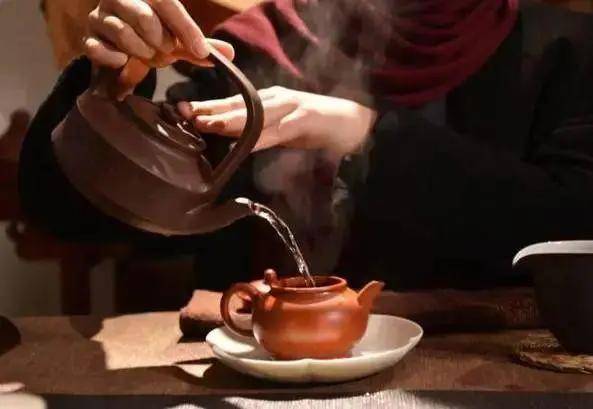 人体喝茶的人，都更年轻，更冻龄！