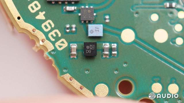 采用美信光学传感器，豪鹏科技电池，GARMIN佳明VENU2手表拆解报告