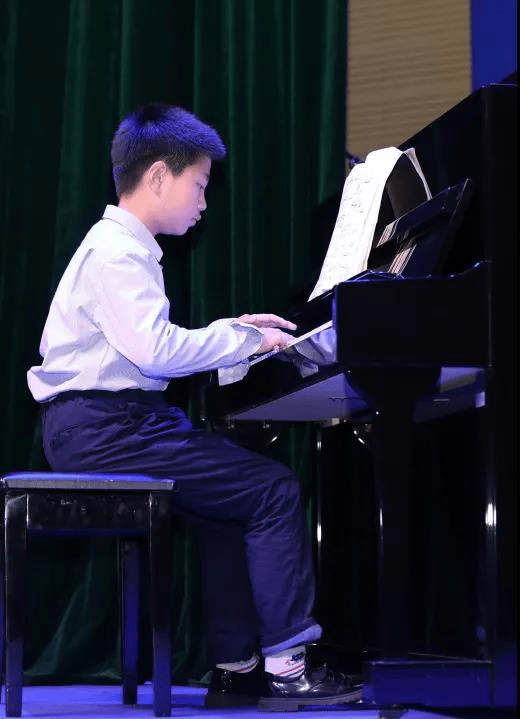 少儿尤克里里启蒙：在音符与琴弦之间探索艺术的无限可能