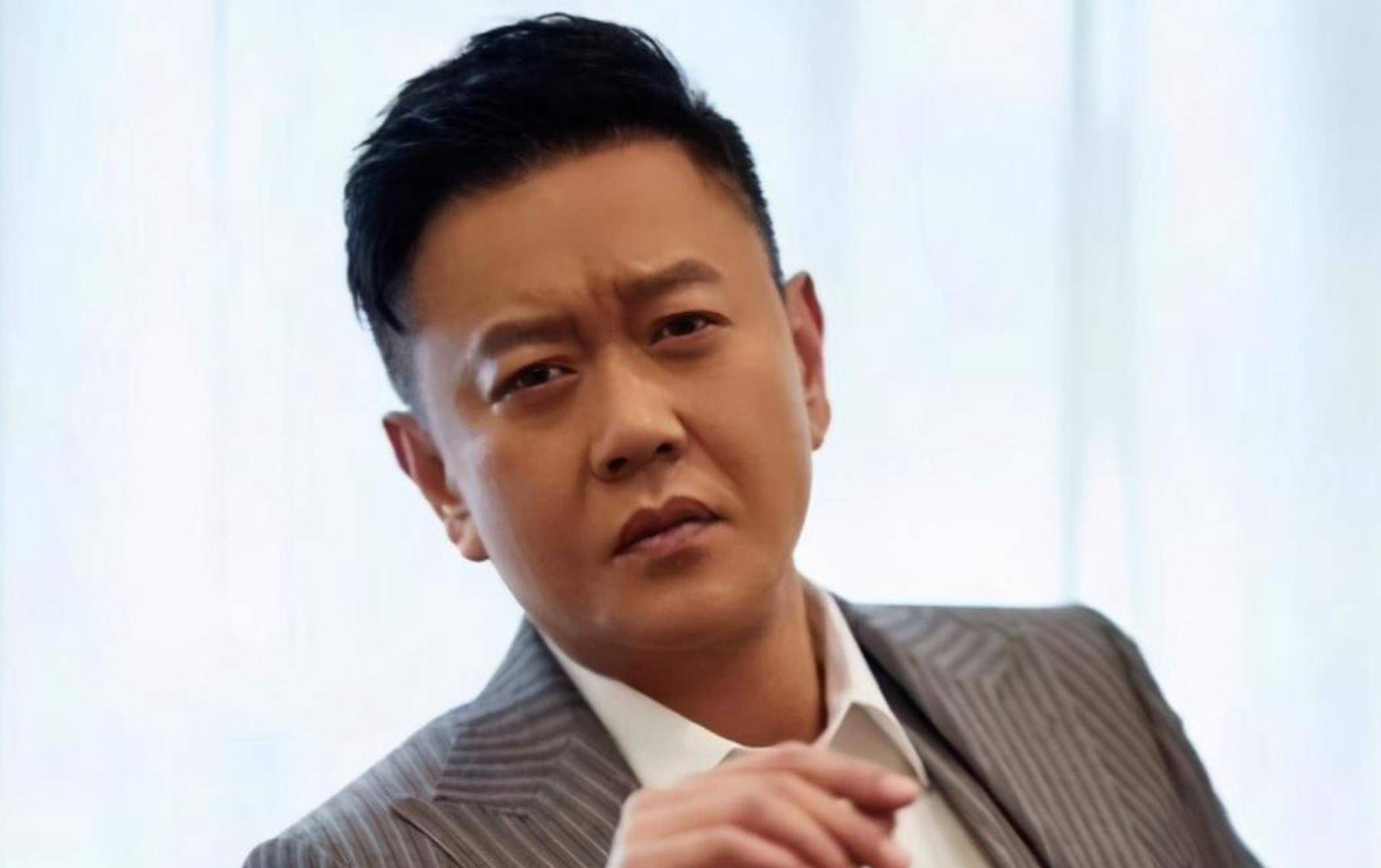 身价上亿的公司老总,拍戏却只当配角,被导演调侃:片酬没油钱多_冯嘉怡