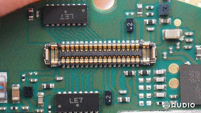 采用美信光学传感器，豪鹏科技电池，GARMIN佳明VENU2手表拆解报告