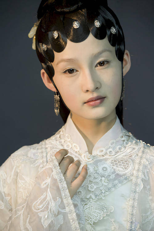 眼睛眼睛不大但很美的女明星，我只服这3位！笑起来太迷人了