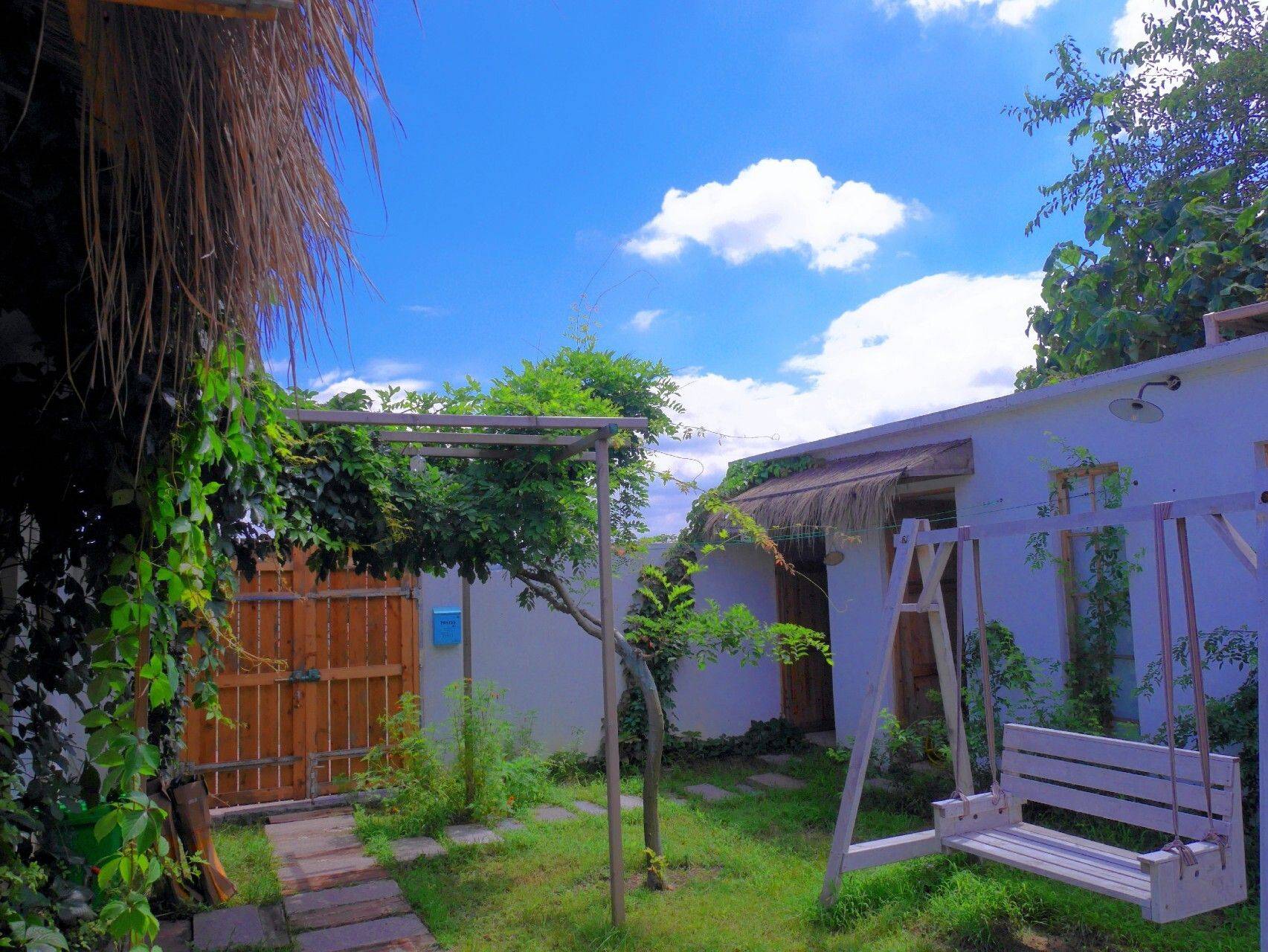 200㎡乡村小院,打造小清新治愈系小花园,农村生活也会很美好_院子