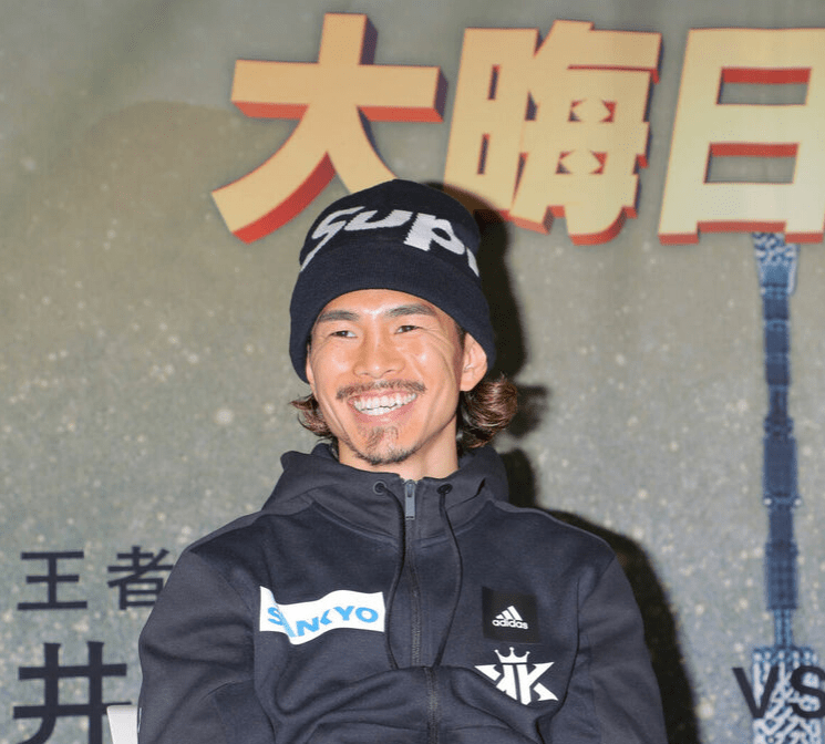 原创完成称重仪式拳王井冈一翔将在明天与挑战者福永亮次决战大晦日