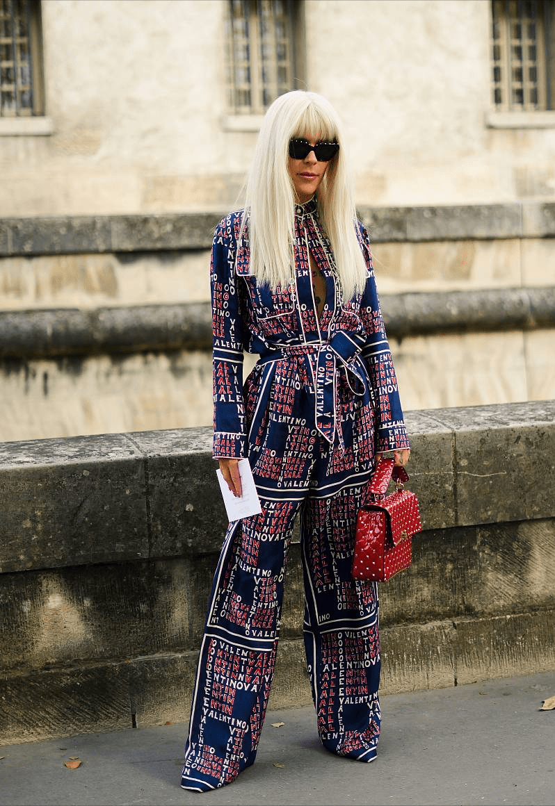 颜色 有种颜色看着就高级，成熟女性都爱穿，配好色就是“时髦精本精”