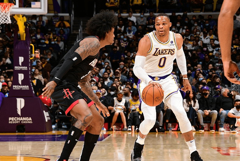 消耗|湖人為了威少放棄內(nèi)線真值得？效果太差恐過度消耗詹姆斯