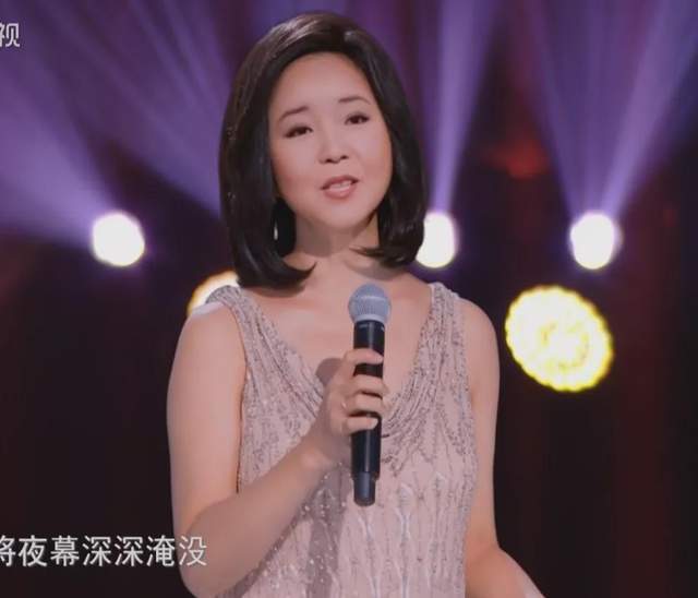 容祖儿 跨年晚会女星造型：杨紫大红裙镇场，杨幂甜美，金晨扮古装惊艳