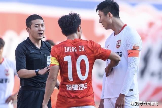 广州|辣眼睛！杨超声过掉门将后空门打飞，球迷：符合国足选材标准