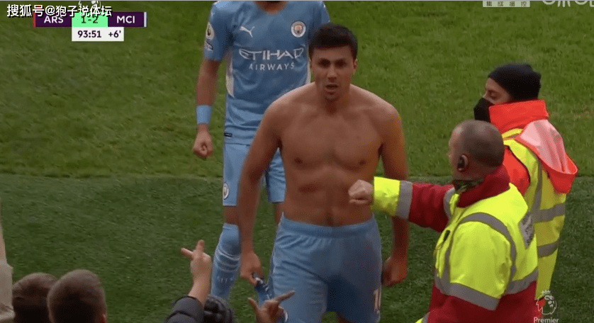 英超|2-1！补时逆转绝杀 英超15亿对决 2分钟内天堂到地狱：被判点球+空门打飞+红牌