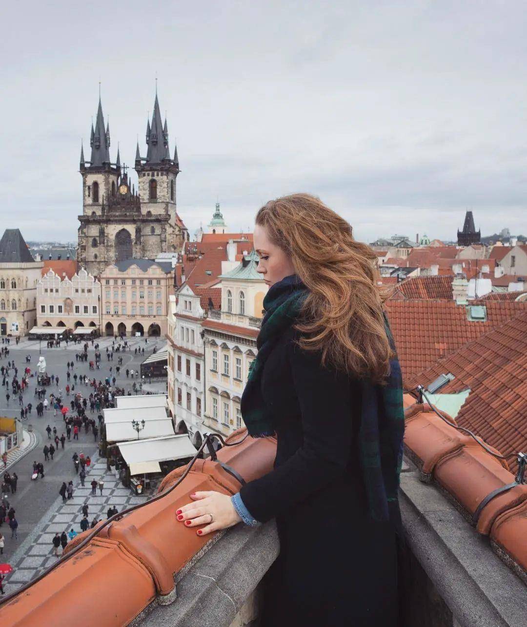 围巾|唐艺昕和张若昀的悲喜并不相通？马上新年，赶快与emo拜拜