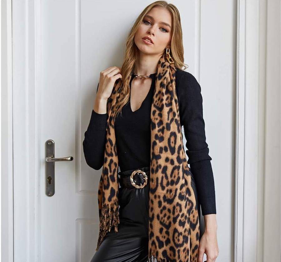 围巾|唐艺昕和张若昀的悲喜并不相通？马上新年，赶快与emo拜拜