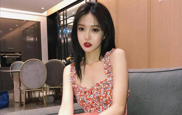 但是这次这个网红可不一般,彭王者的个人社交动态里面有不少许凯的