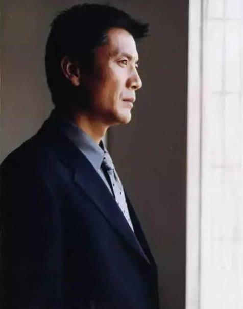 56岁刘之冰,前妻是名教授,现任是著名演员,如今一家四口很幸福_茹萍_婚姻_电影