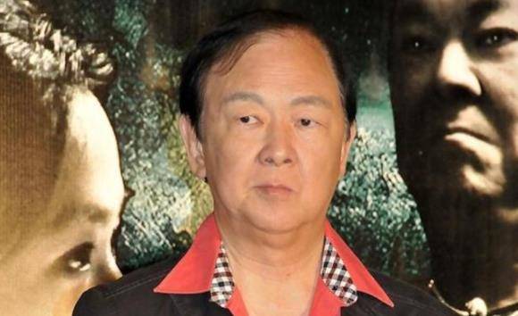 随后王羽给柯俊雄支了个招儿,说古龙喜欢名表,让他准备好亲自送到古龙