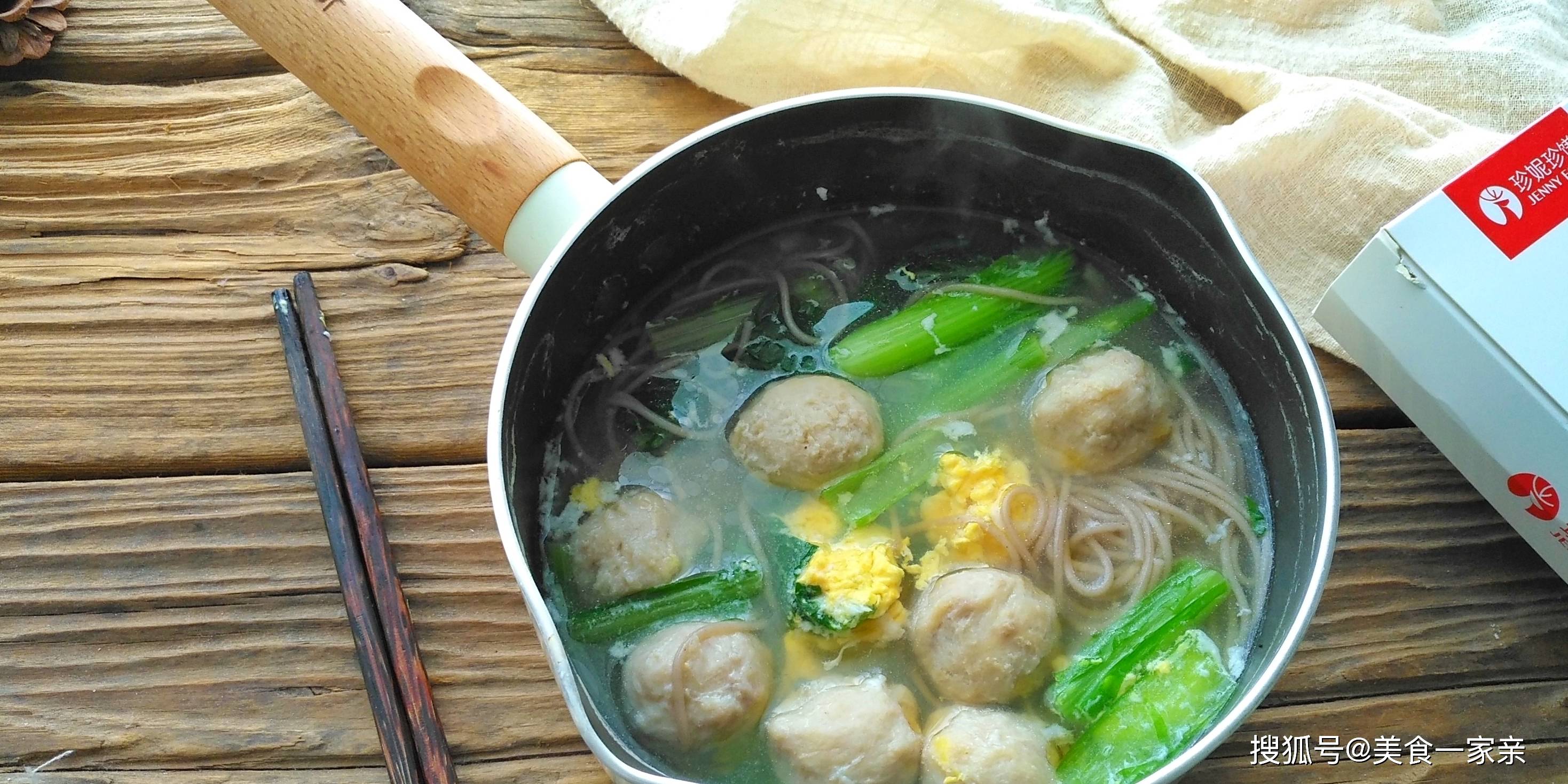 肉丸|这早餐营养健康、简单快手，不到五分钟上桌，吃上一大碗胃特舒服