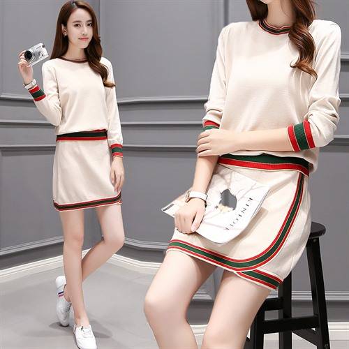 整体 加上一双黑色的高跟鞋,就是典型的高跟鞋,整体看起来非常的职业化