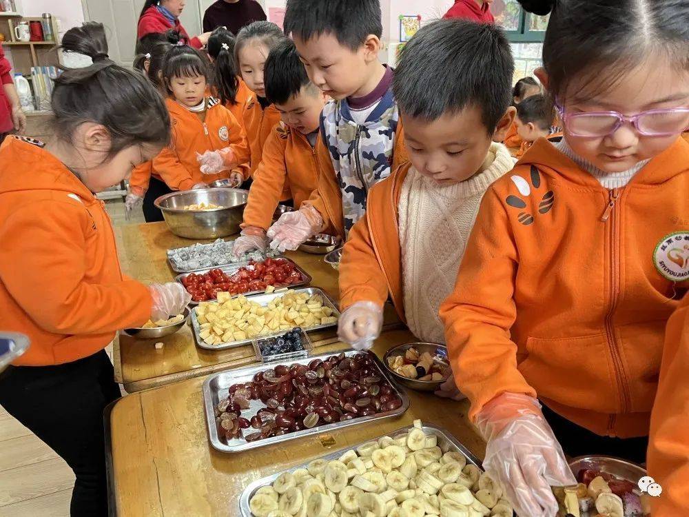 活动|“同”心迎新年 童趣庆元旦——丝雨幼儿园迎新年 迎元旦联欢活动