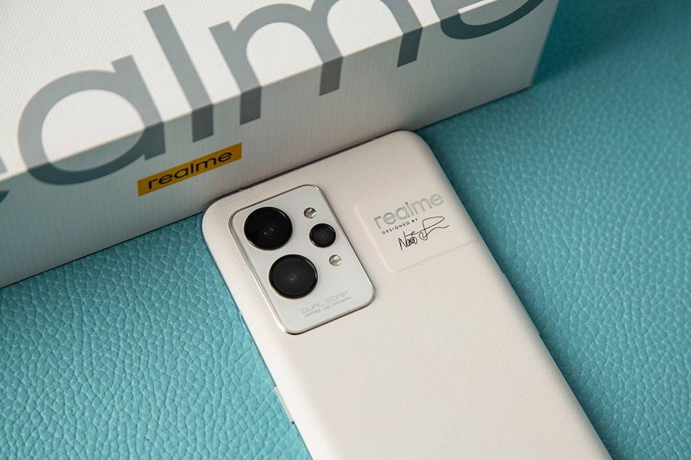 真我GT2 Pro首发评测：为年轻人打造的高端旗舰