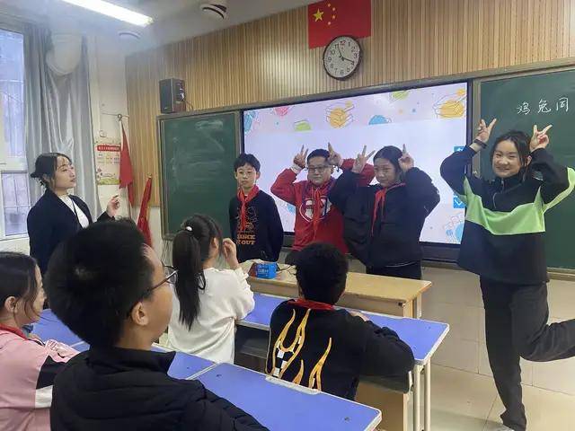 郑州市惠济区东风路小学周晶莹一月东小美好教师