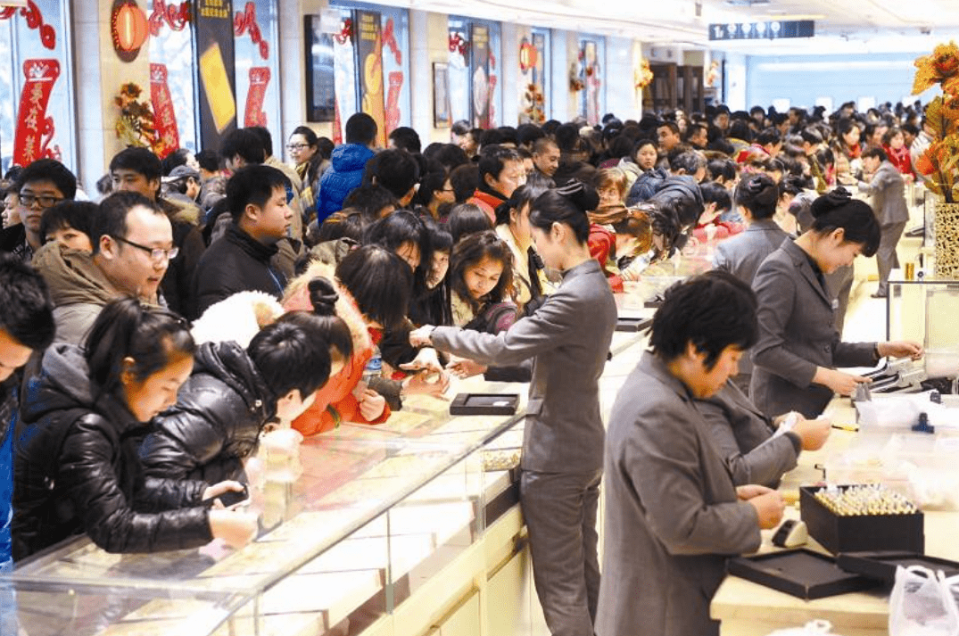 消费变了汽车洗牌奢侈品转向年轻人涌进唯品会囤黄金