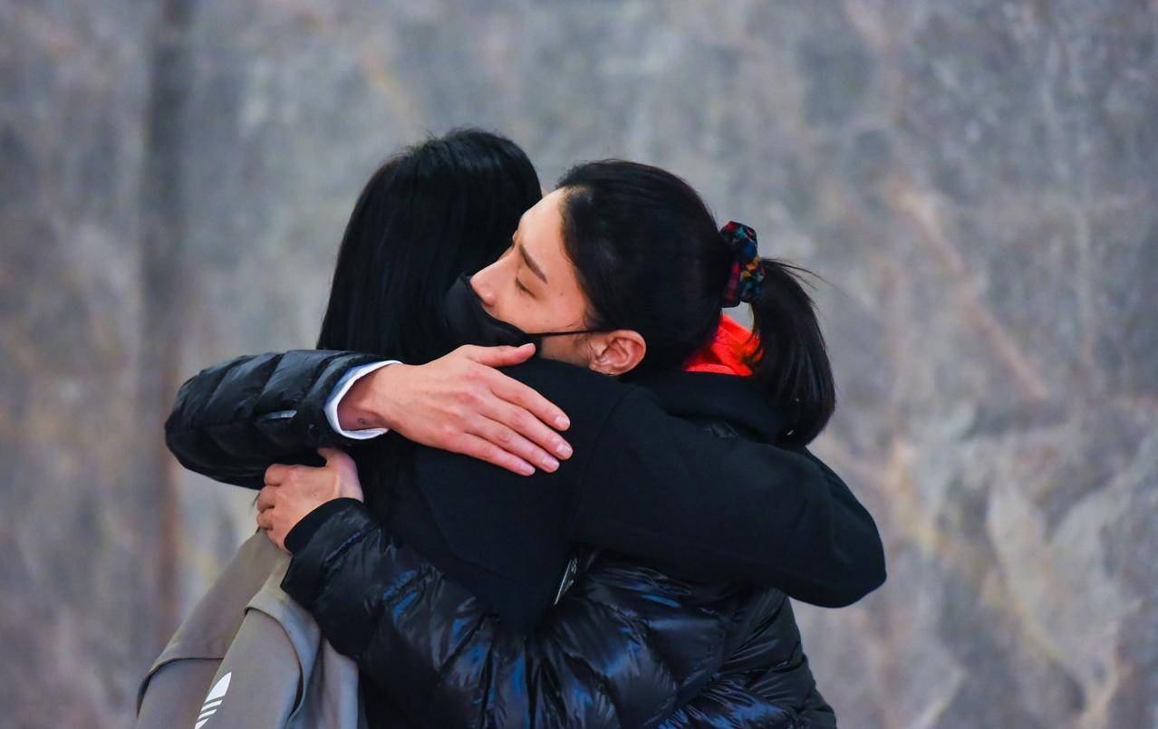 冲击|感动！韩国金软景温情挥别前队友：上海女排不差钱，总是功亏一篑