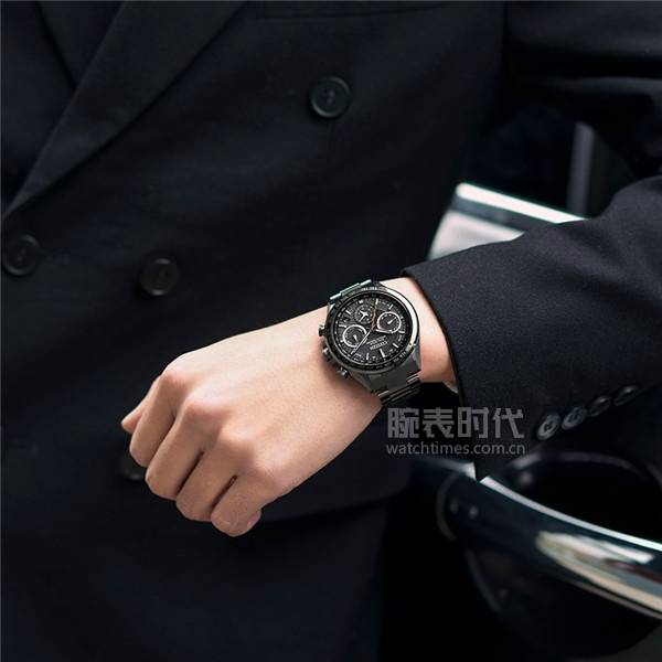 2000��2��,�Ƽ�8�ͬ��λ�������ǹ⶯�����