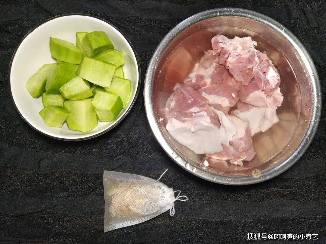 节气|数九寒天，煲上一锅羊腿汤，暖和又营养，喝上一碗驱寒气