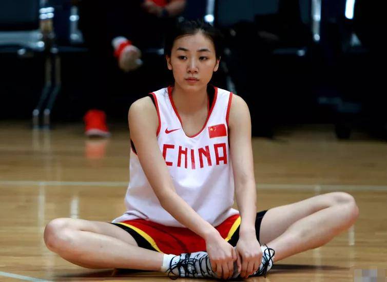 籃壇|官宣退役！郭艾倫趙繼偉送祝福！再見了，籃壇第一美女