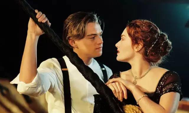 都藏|连角落里一个道具小瓶子都藏巨大信息，这8部电影细节严谨到变态