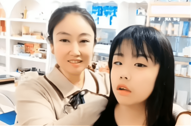 曝许舅妈去世并非车祸,凶手闯入家中行凶,杜新枝举动令人生疑_女儿