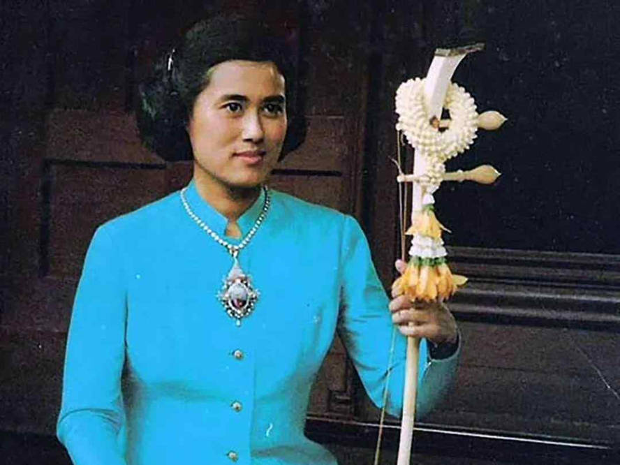 提到泰国现任的国王拉玛十世,很多人对他的第一印象肯定都是风流成性.