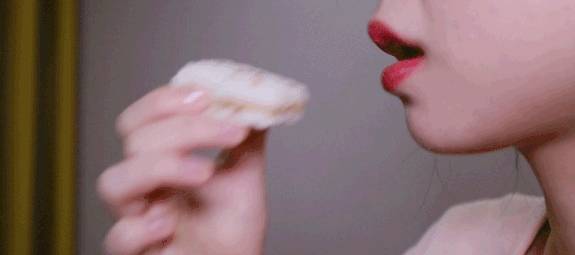 都能|让女生“爱不释口”的5种零食，3天不吃就嘴馋，敢问谁不喜欢？