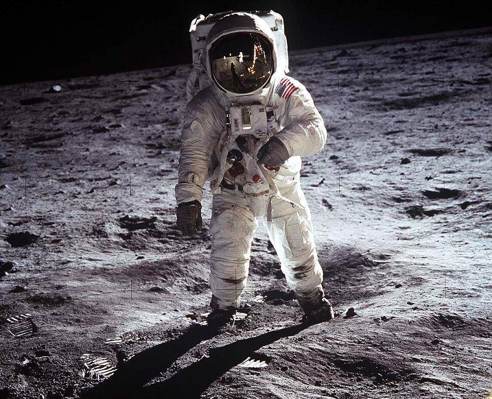 揭秘1969年美国登月全过程，可这片上映时却遭特朗普总统公开抵制