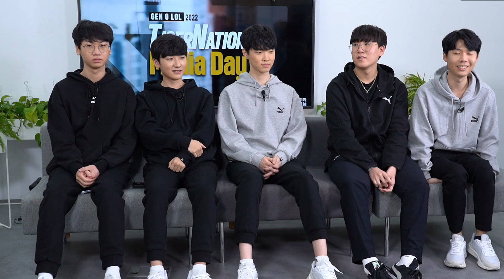 原创doinb大赞chovy优点是补刀世界第一缺点好像也没有