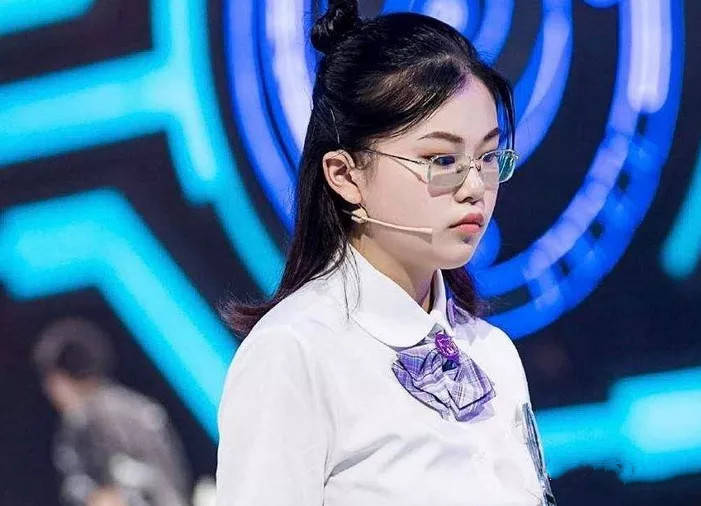 "天才少女"张洗月:婉拒北大,选择清华姚班,她有什