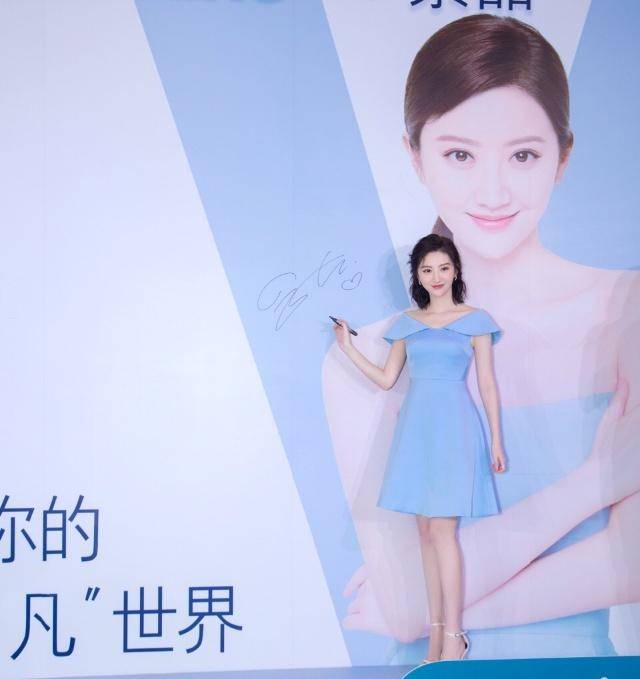 发型景甜只是剪了一款波波头，30岁秒变成18岁少女，看后我也想剪短发
