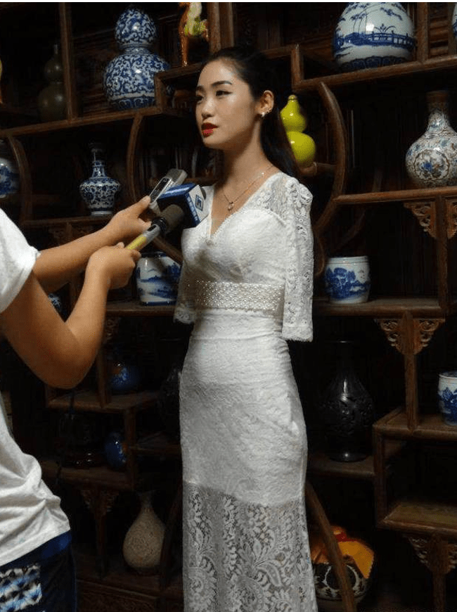 断臂女孩杨佩:不愿拖累父母外出打工,靠十字绣逆袭,告白却被拒_生活