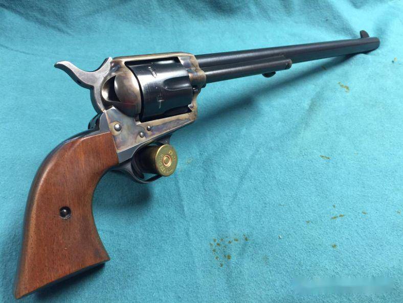 m1873是一把传奇的手枪,更是有很浓厚的历史故事