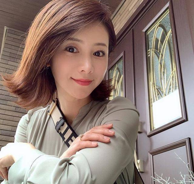 因为“最美魔女主妇”仙到发光，说她已经50岁没人信啦！
