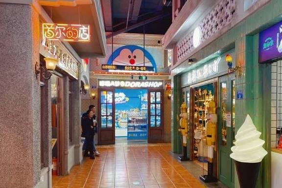  原创 吉林长春有一家“奇怪”的商场，内部布局就像重庆，名字还很出格