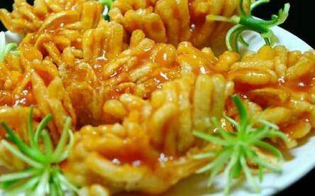 每年春节来客人的时候,我都会做一道超级美味的素食菜,花开富贵,吉祥