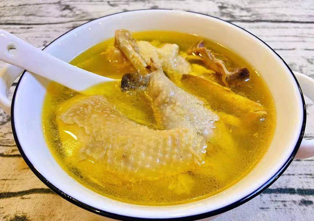 孜然香菜羊肉和熬鸡汤正确的做法,鸡肉和鸡骨中的营养以充分释放_鲈鱼