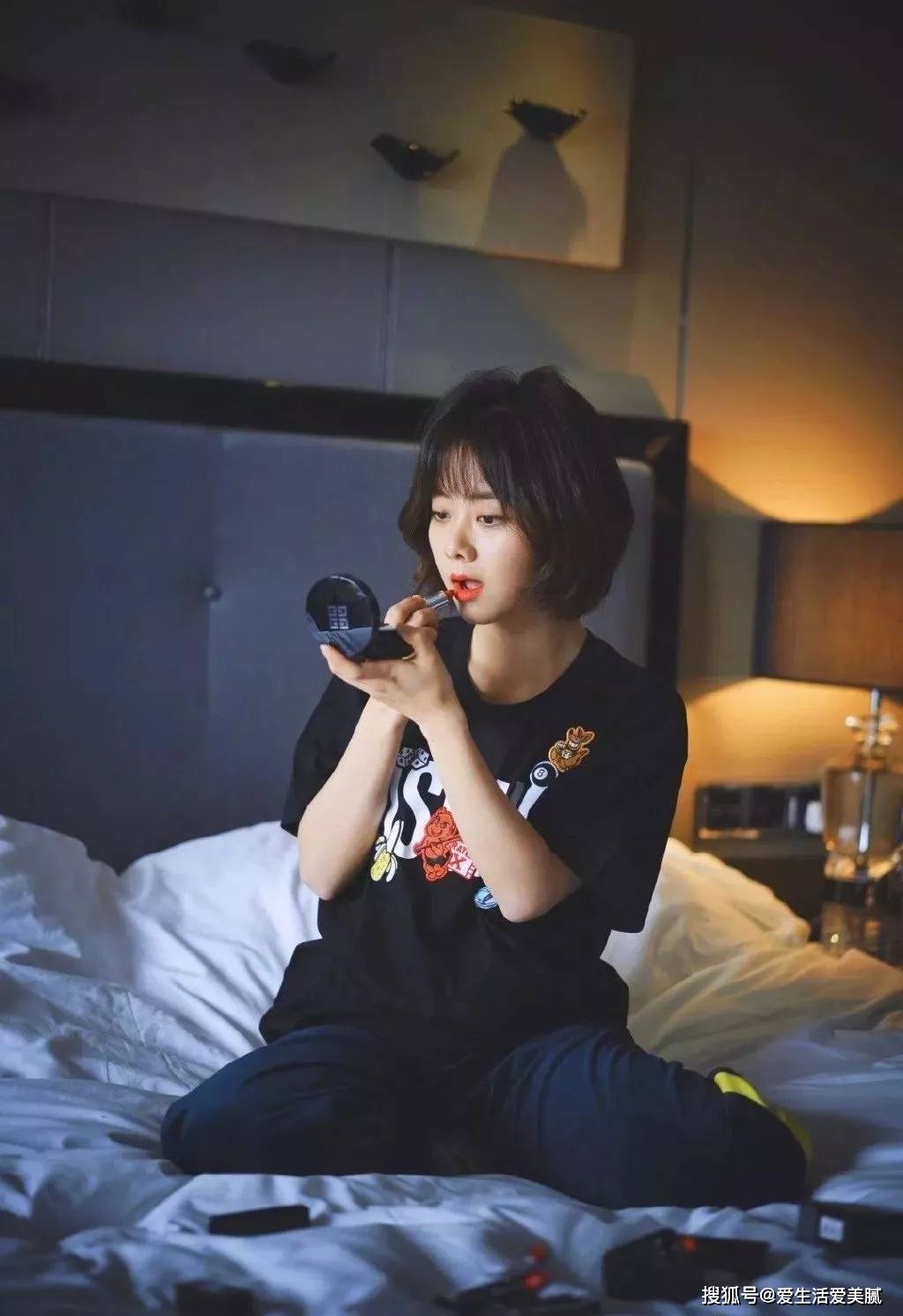 中分嘉宜的小课堂|：发型选对，颜值翻倍！短发率性长发温柔，你适合哪种？
