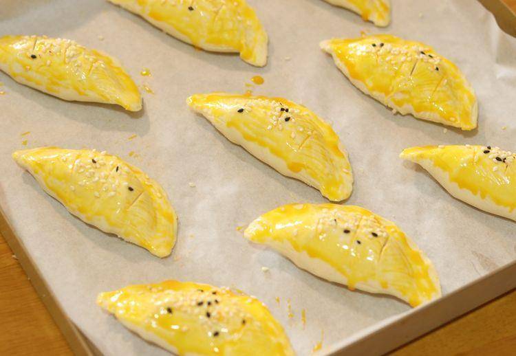 用蛋挞皮做一道美味的菠萝酥,简单美味_电烤箱_小孩_文火