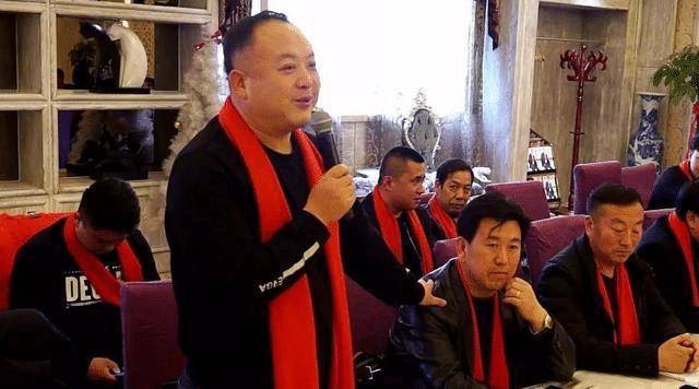 因为|煤老板砸6亿在戈壁种葡萄建酒庄，被笑人傻钱多，最终获国际金奖！