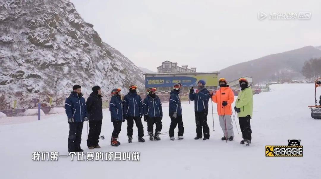 进行|周末综艺指南 |《麻花特开心》开播；《一年一度喜剧大赛》总决赛