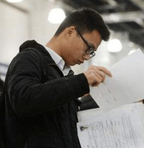 BOB全站乡镇公务员开始招聘部分岗位“三不限”门槛比以前更低了(图7)