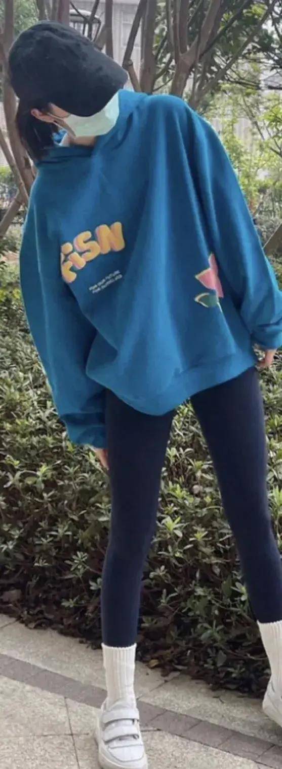 卫衣 不做“大小姐”的欧阳娜娜，机场造型帅翻