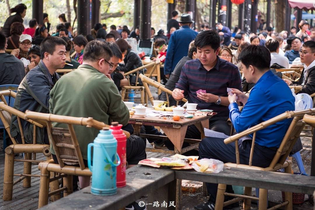 地方|成都市区必去的景点，这三个地方各有特色，一天时间就可以逛完