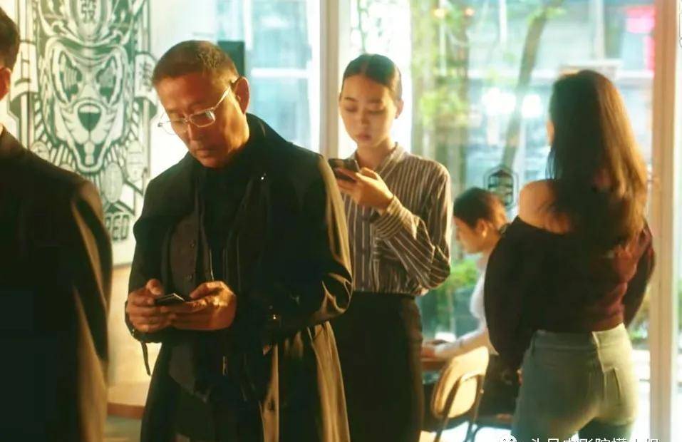 叶瑾|65岁陈道明，变黑染白发！跟小33岁倪妮戏里爷孙恋，有点意思